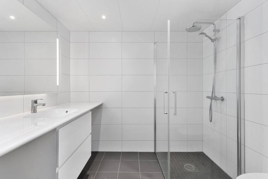 Apartamento Nydalen/Storo- Ved T-Banestasjon Oslo Exterior foto